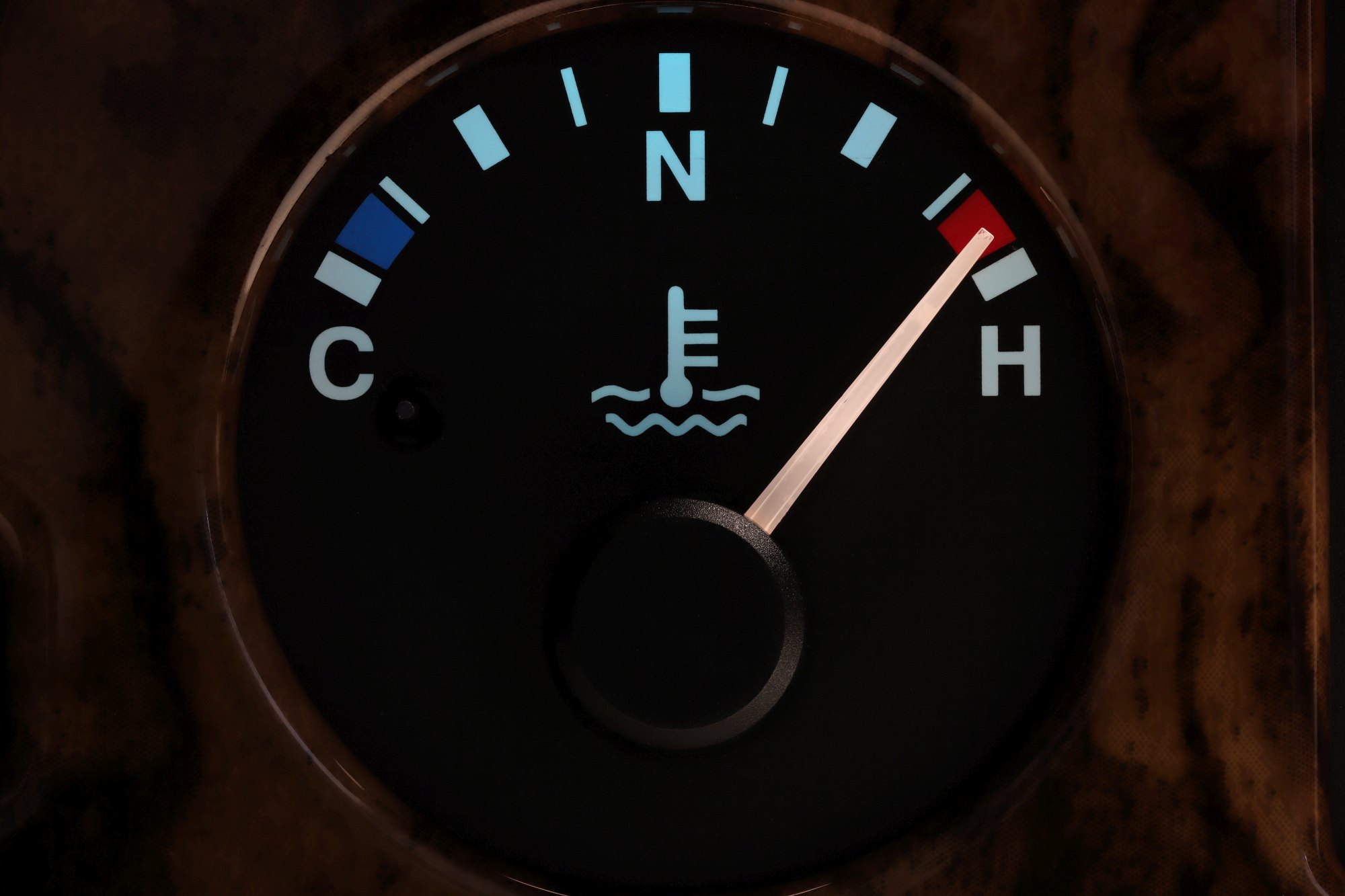 Motor überhitzt – Kühlsystem prüfen